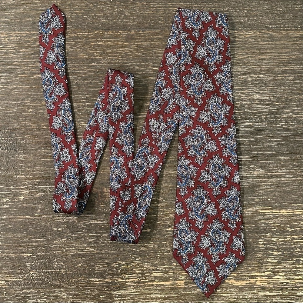 Christian Dior All Silk Deep Red Paisley Design Print Mens Neck Tie Burgundy